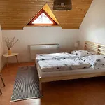 Vceli Mirda Pirda 公寓 *