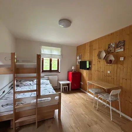 Vceli Mirda Pirda Apartment