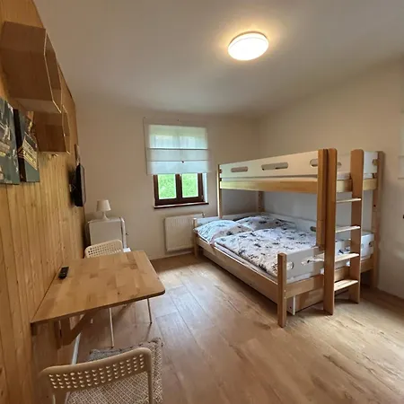 Vceli Mirda Pirda Apartment